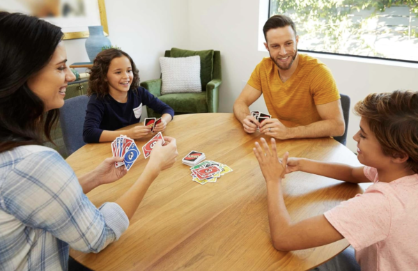 Mattel Games - UNO Original - Juego de Cartas Familiar - Clásico - Imagen 3