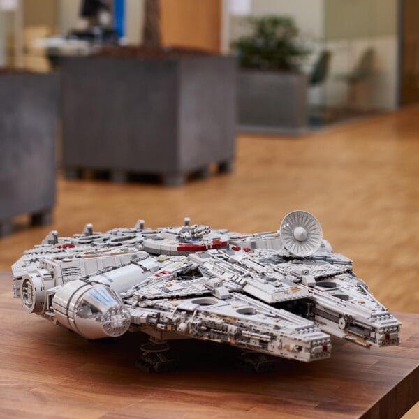 LEGO Star Wars Millennium Falcon (75192) - Imagen 2