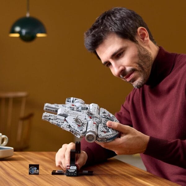 LEGO Star Wars Halcón Milenario 75375 - Imagen 5